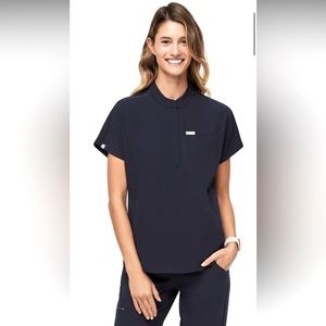 FIGS women’s night sky Montex - classic mock neck scrub top, M / night sky